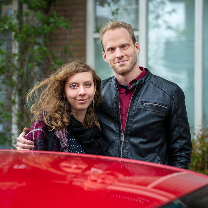 Greenwheels klantervaring koppel Amsterdam bij rode VW up!