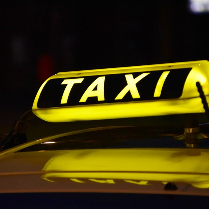 Taxi image nacht alternatief auto
