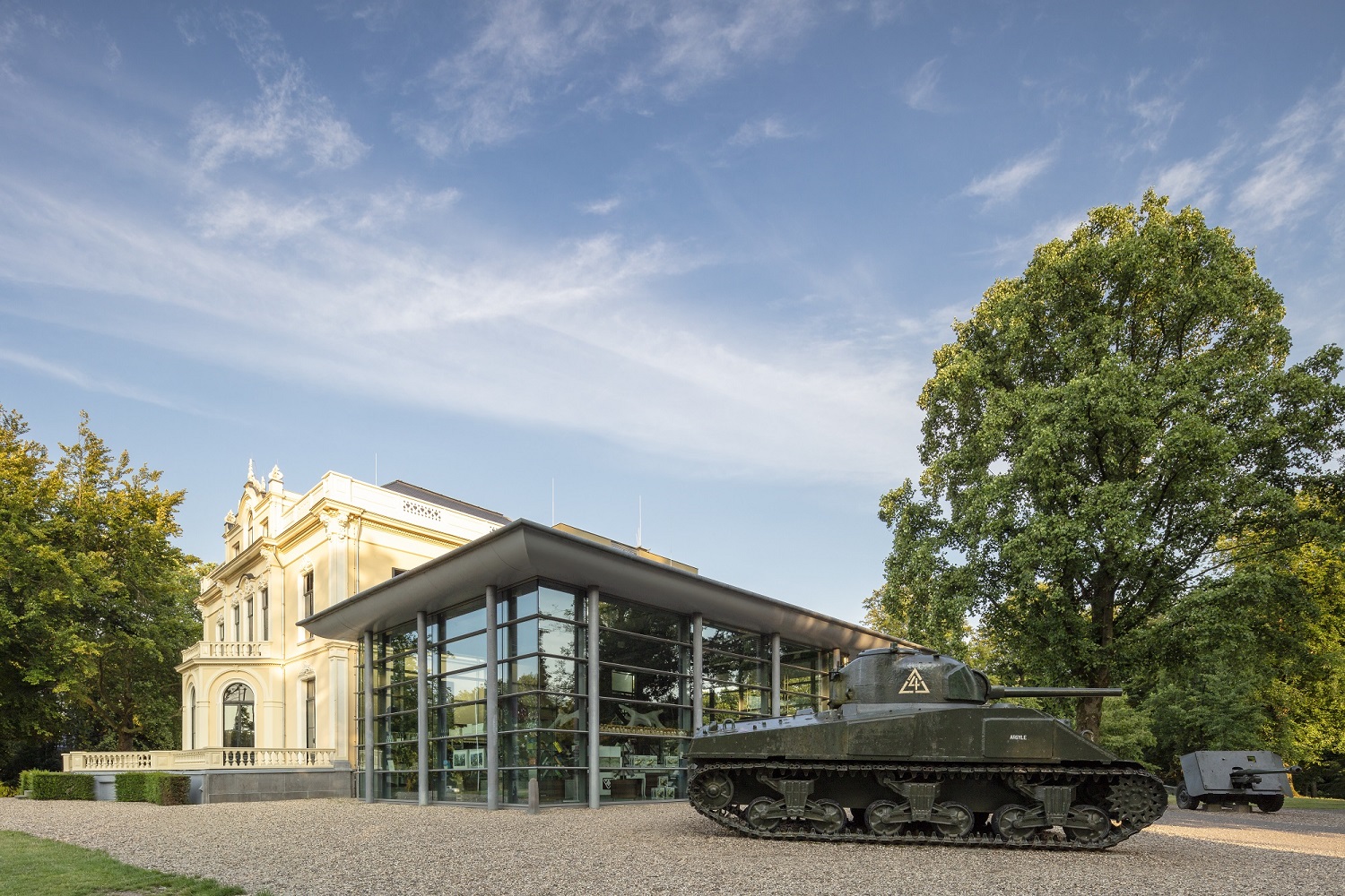 Airborne Museum At Hartenstein Met Tank Fotograaf Daan Van Oort Greenwheels Museumweek