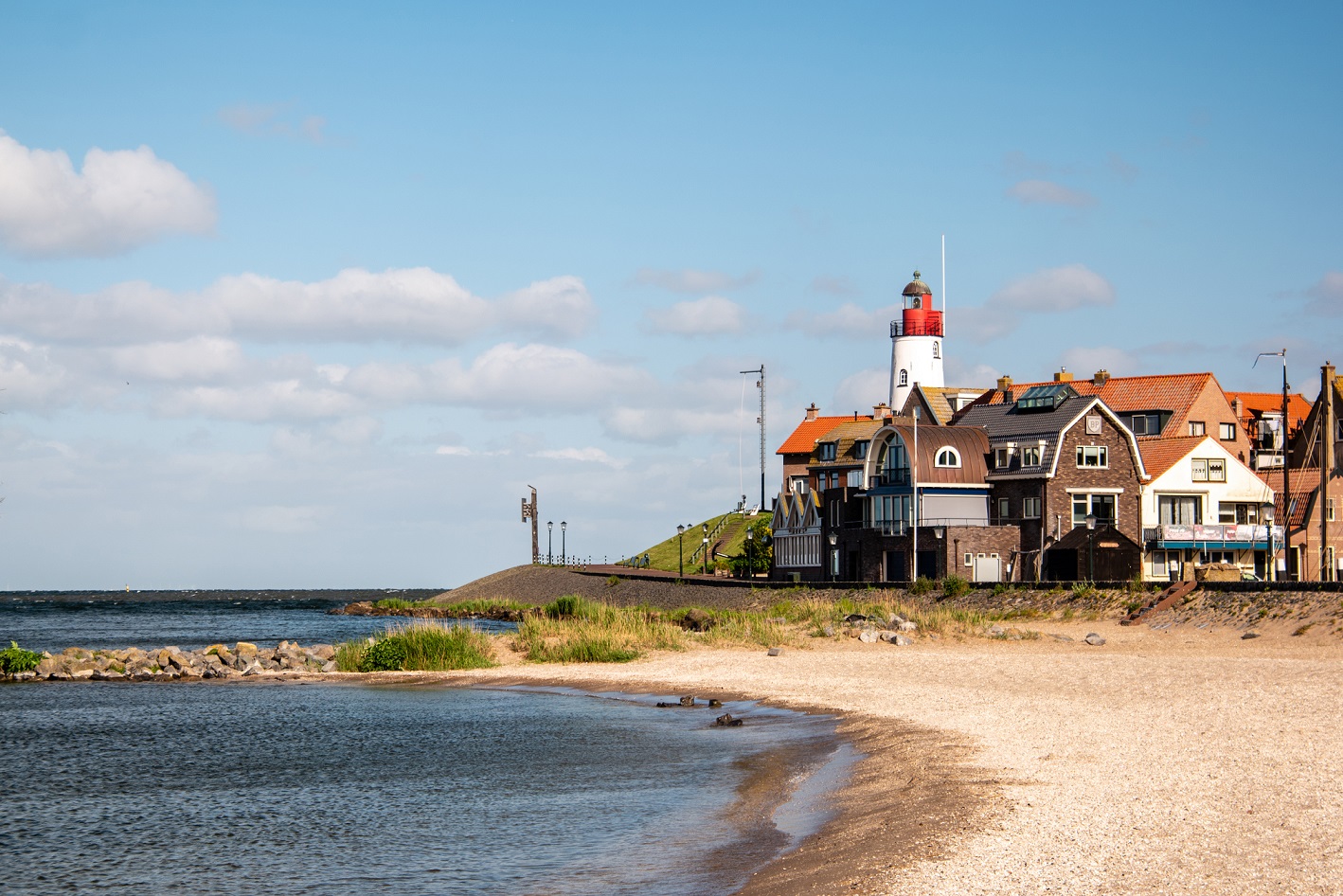 Strand op Urk Greenwheels vakantieserie eilandhoppen vakantie in Nederland