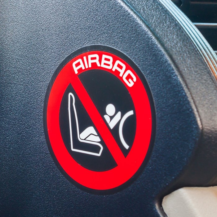 Airbag uitzetten of uitschakelen veilig rijden met kinderen 