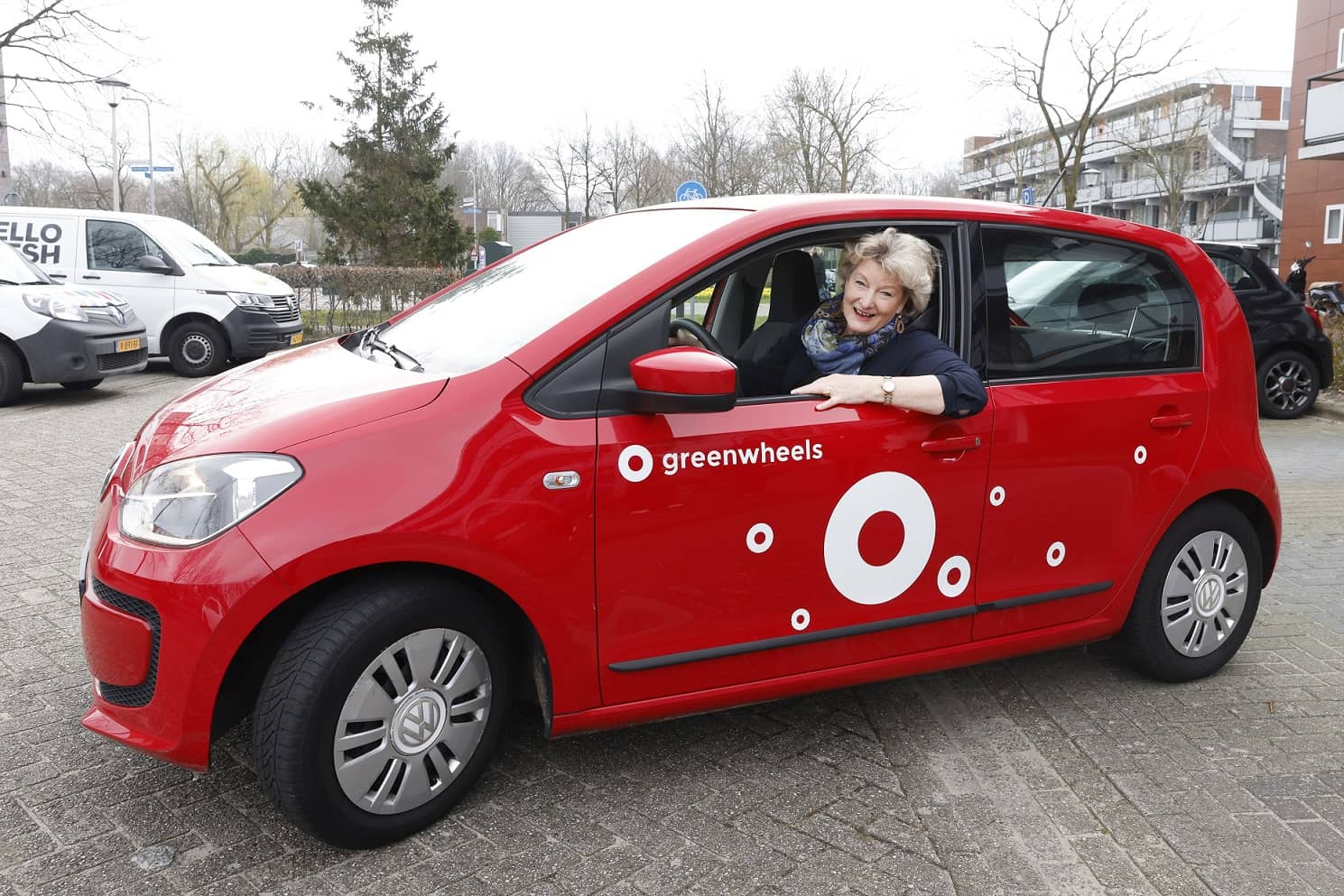 Persbericht Blaricum eerste Greenwheels auto wethouder rijdt weg