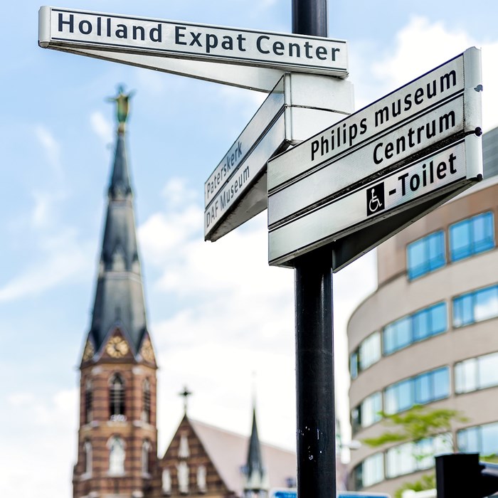 Centrum Eindhoven Bord Greenwheels Kerk deelauto