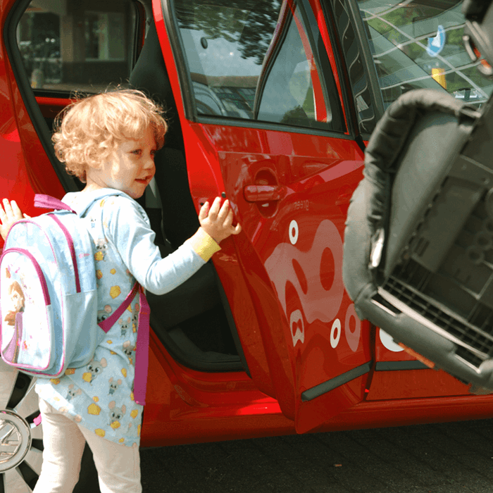 Greenwheels review kindje stapt in Greenwheels auto deelauto kinderen