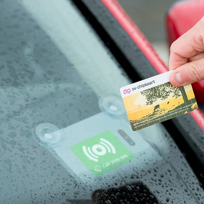Greenwheels OV Chipkaart auto openen met ov-kaart in regen